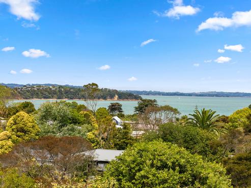 1A Lannan Road, Surfdale