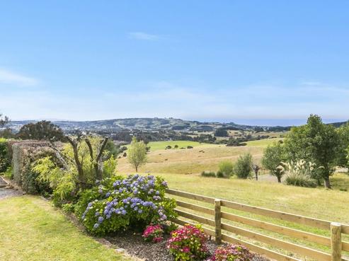 21 Saddle Hill Road, Fairfield