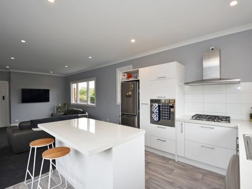 14 Murphy Street, Strathern