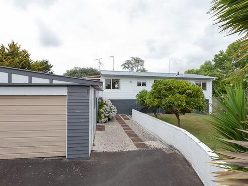 7 Anderson Road, Deanwell