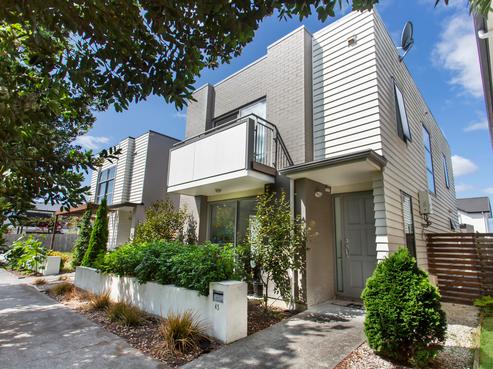 45 Phar Lap Crescent, Takanini