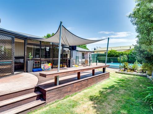 6 Robinson Crescent, Tamatea