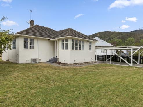 17 Strand Crescent, Naenae