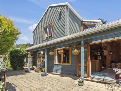 5 Dalton Grove, Stokes Valley