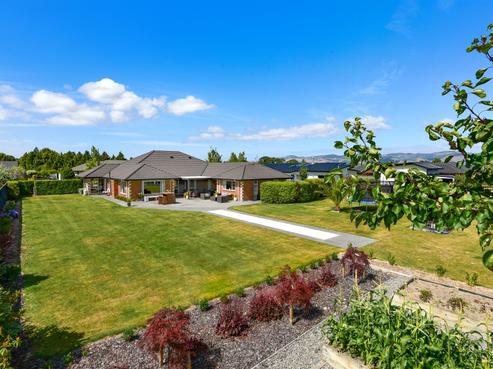 13 Grangewood Drive, Lincoln