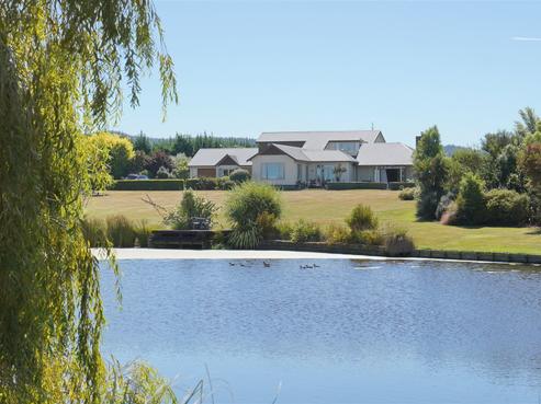 121E Mcleods Road, Sefton