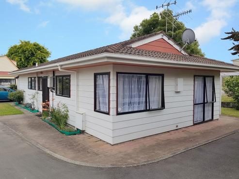 382A Botanical Road, West End