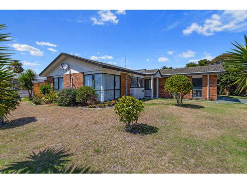 1 The Glebe, Coastlands