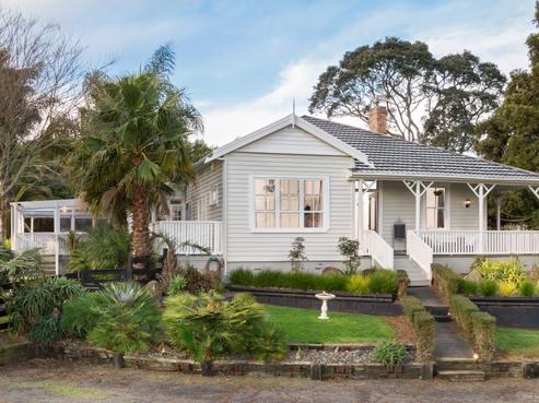 109 Logan Road, Buckland