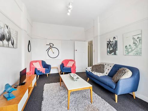 8/21A Talavera Terrace, Kelburn