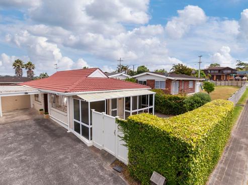 1 Rock Isle Road, Torbay