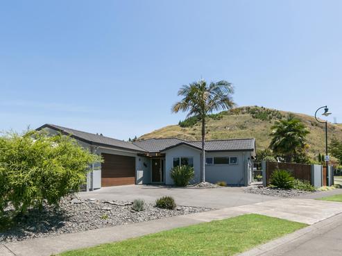 8 Pinotage Drive, Greenmeadows