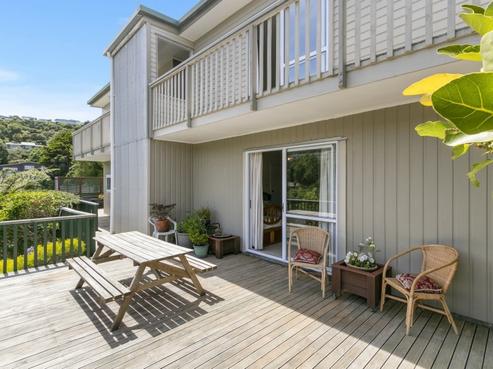 84 Dowse Drive, Maungaraki