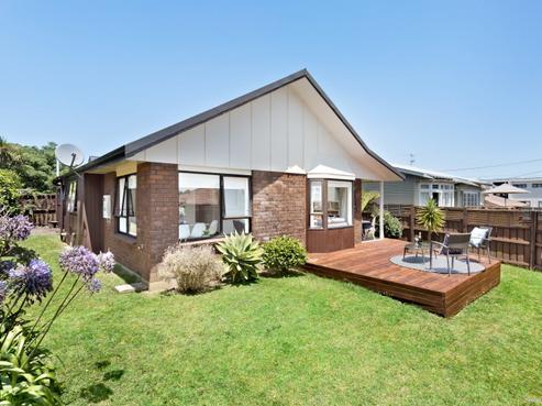 3/10 Corrella Road, Belmont
