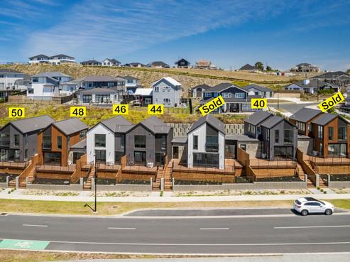 48 Arran Point Parade, Orewa