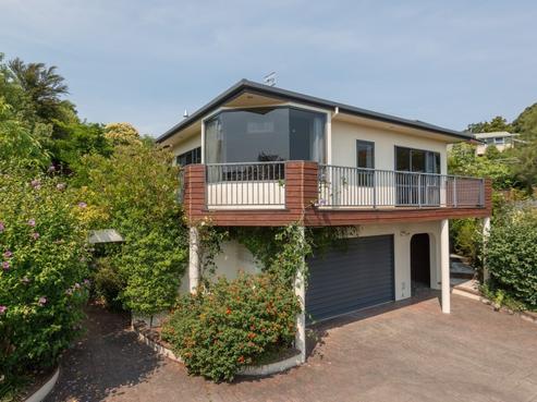 13 Idesia Grove, Richmond
