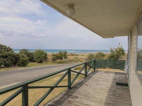 86 Akitio Esplanade, Pongaroa