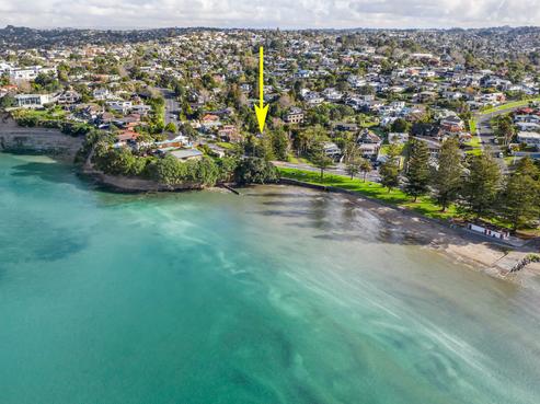 920 Beach Road, Waiake