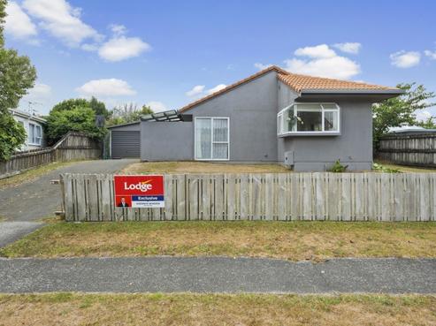 8 Garland Drive, Saint Andrews