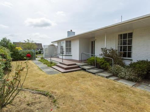 47 Churchill Avenue, Allenton