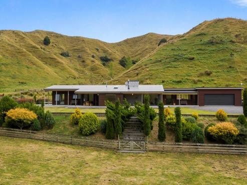 1410 Rawhitiroa Road, Eltham