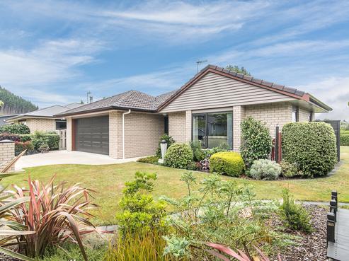 6 Matuhi Street, Waikanae