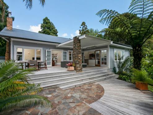 157 Scenic Drive, Titirangi
