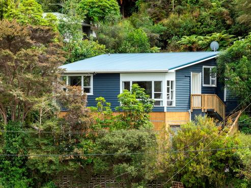 23 Lowry Crescent, Stokes Valley