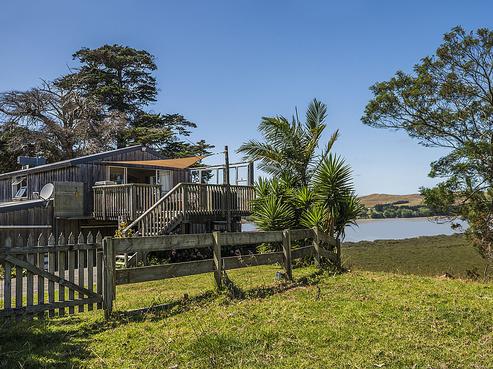 211C Pahi Road, Paparoa