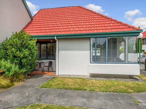26 Mcbain Grove, Avalon