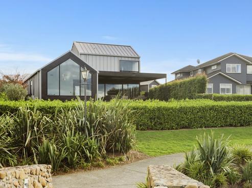 8 Edgewater Drive, Karaka