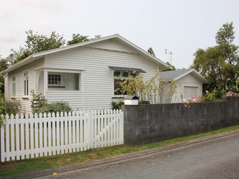 98 Kelly Street, Inglewood