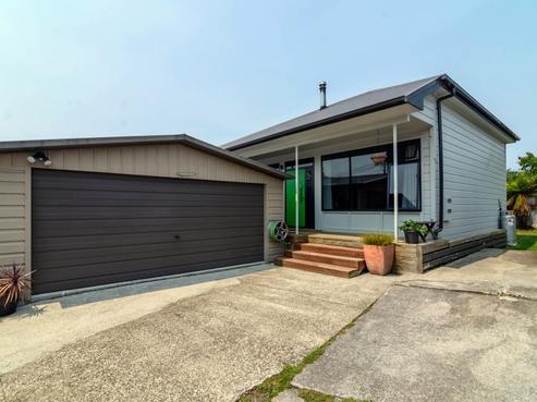 16 Charles Road, Hannahs Bay