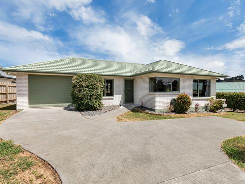 4 Ash Grove, Maungaturoto