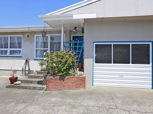 2/381 Kennedy Road, Pirimai