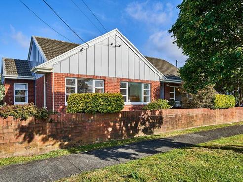 21 Colin Grove, Central Hutt
