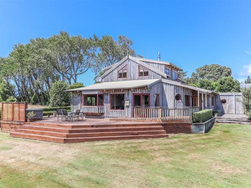 13 Bosworth Street, Egmont Village