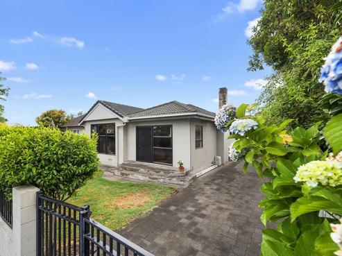 250 Fox Street, Hamilton East