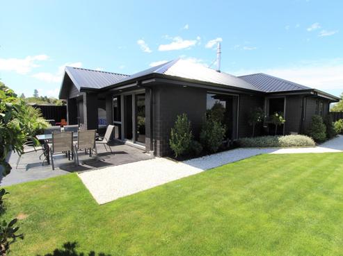 18 Eric Batchelor Place, Waimate