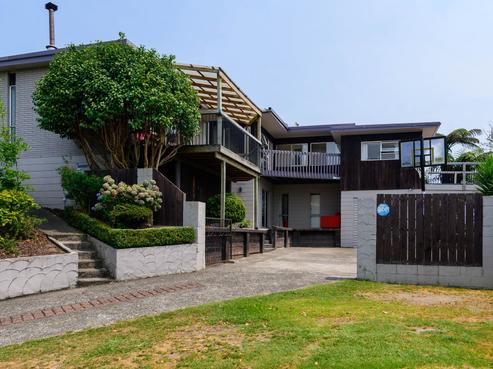 32 Westbourne Avenue, Westbrook