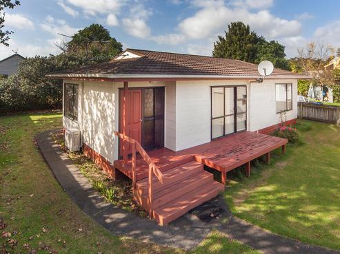 116 Beach Road, Te Atatu Peninsula