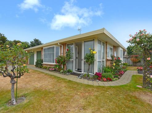 8/17 John Street, Trentham