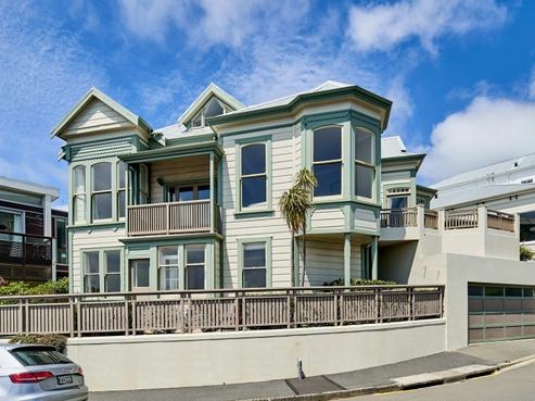 19 The Crescent, Roseneath