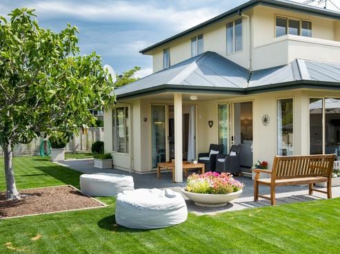 17 Gillean Street, Havelock North