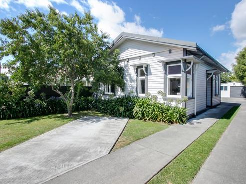 813 Queen Street East, Parkvale