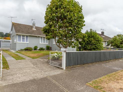 1288 High Street, Taita