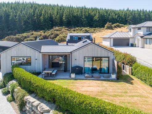 6 Edgewood Place, Wanaka