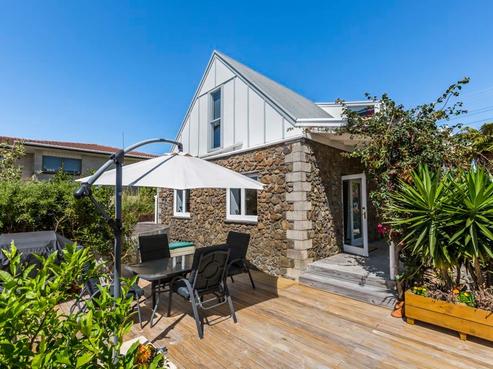 1354 Whangaparaoa Road, Army Bay