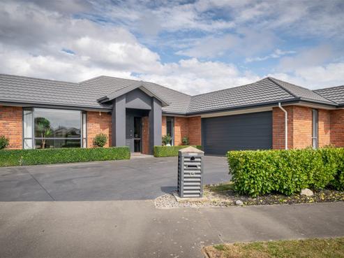 12 Cassinia Gardens, Aidanfield