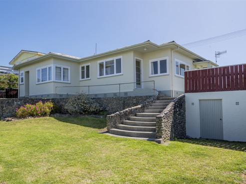 26 Marine Parade, Otaki Beach